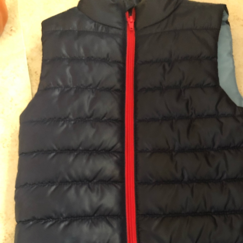 Boys sleeveless puffer vest jacket - Picture 2 of 4